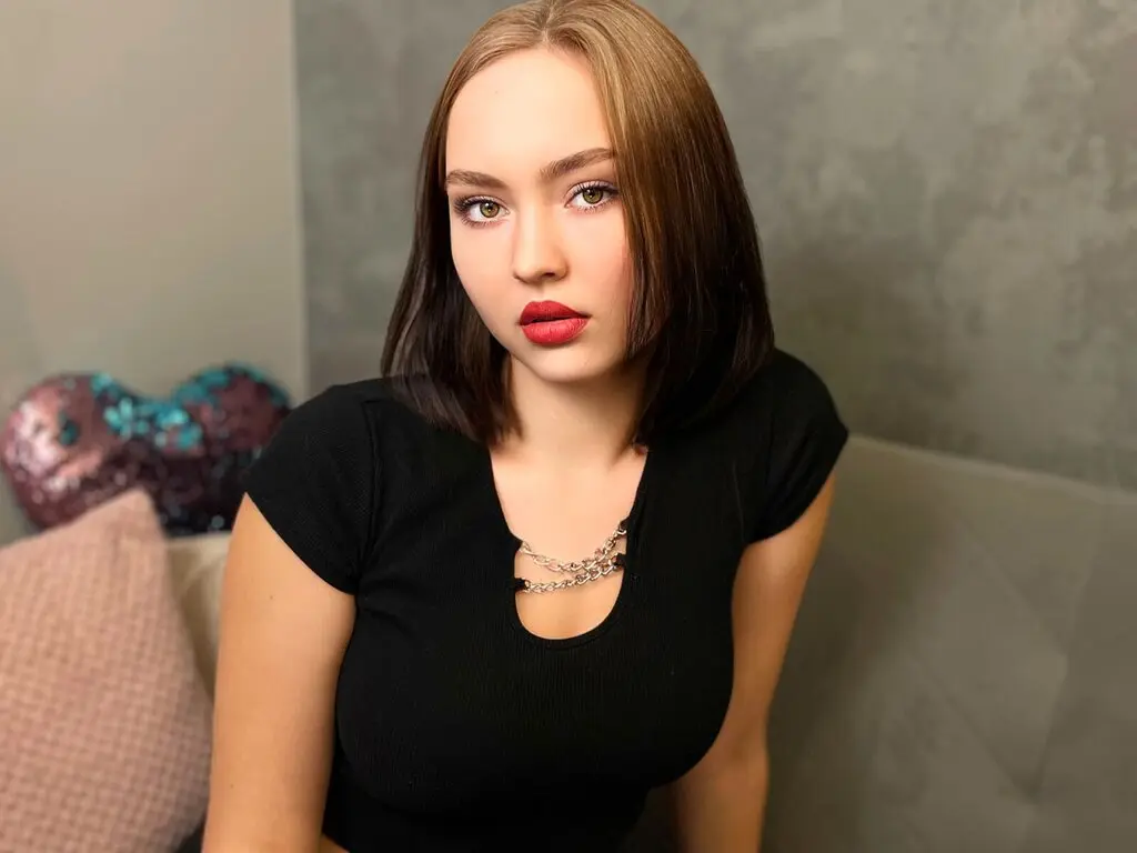 EmilyCyper's Live Nude Chat