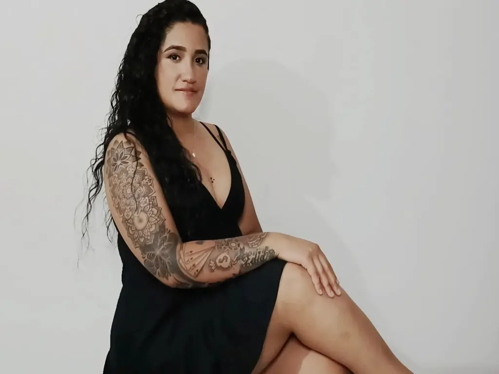 KathaHott's Live Nude Chat