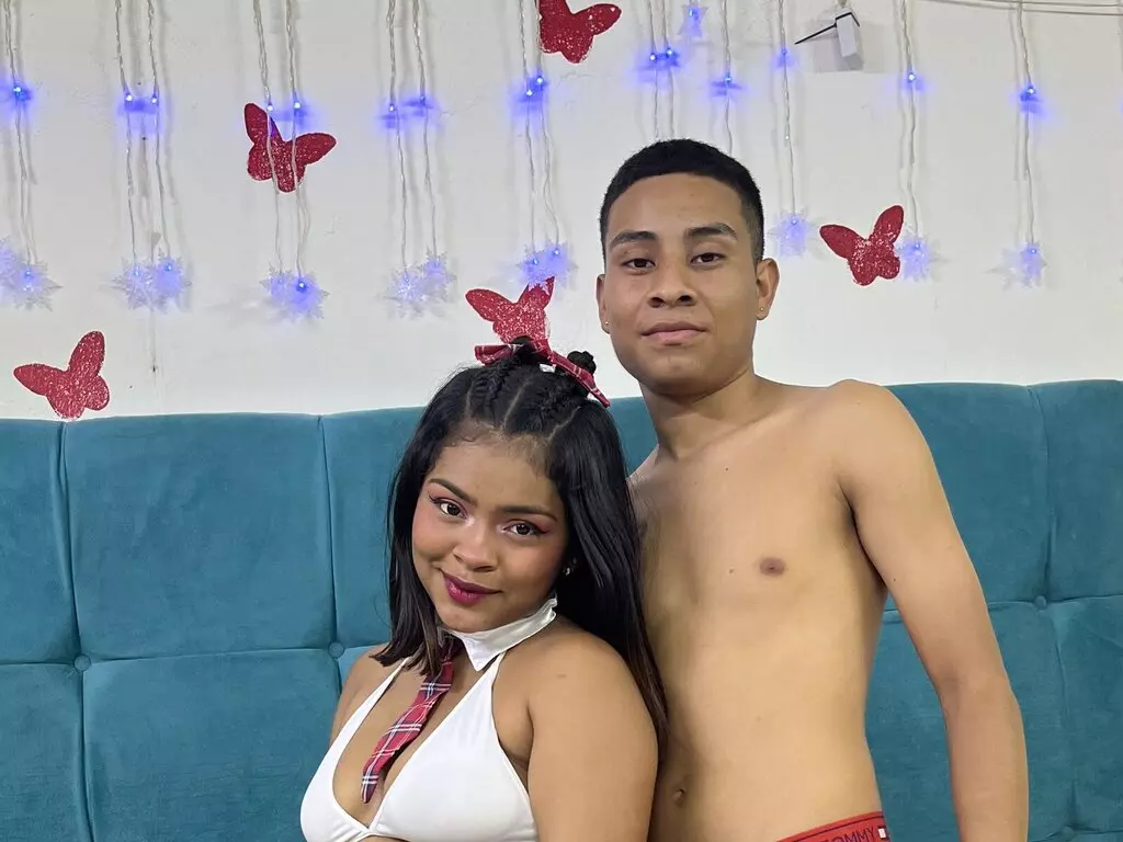 KerryAndDilan's Live Nude Chat