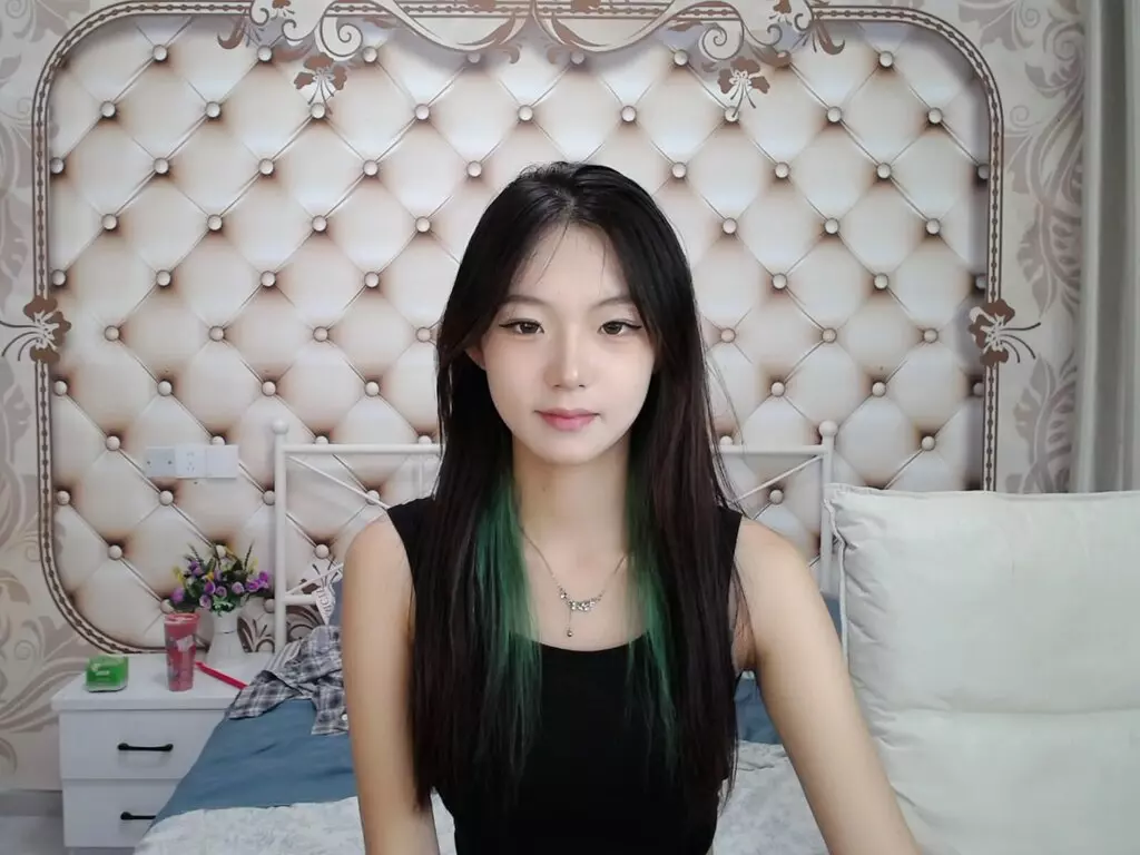 LinYUyu's Live Nude Chat