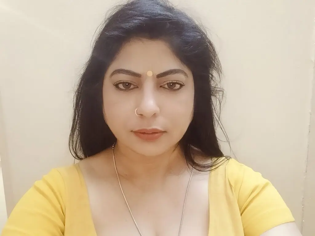 Shakuntala's Live Nude Chat