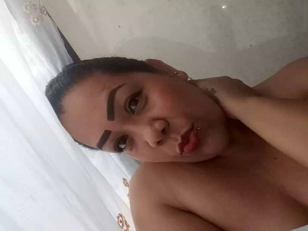 XimenaMonto's Live Nude Chat