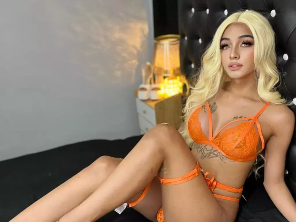 ZamaraFerragamo's Live Nude Chat