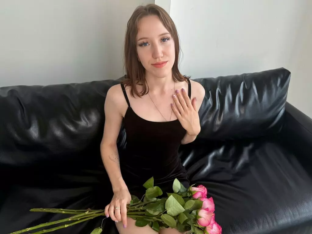 ZlataSantini's Live Nude Chat